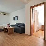 Hotel Apartments More Guest house 3*