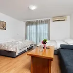 Guest house Hotel Apartments More Neum