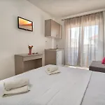 Guest house Hotel Apartments More