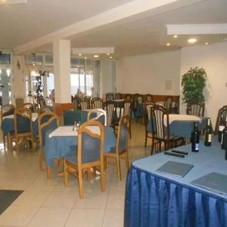Pensionat Hotel Apartments More 3*