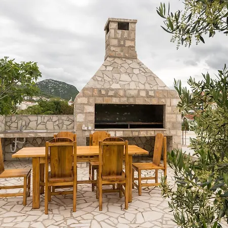 Hotel Apartments More Guest house 3*