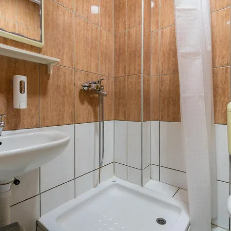 Hotel Apartments More 3* 네움