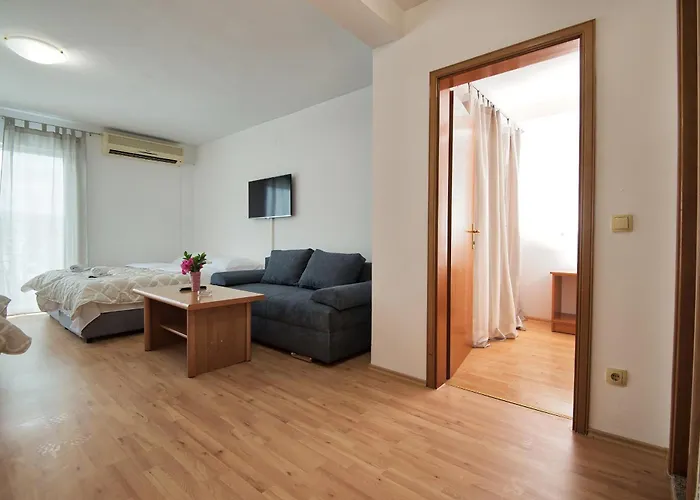Hotel Apartments More Guest house 3*
