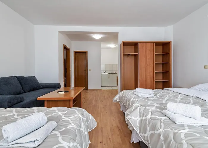 Hotel Apartments More Guest house 3*