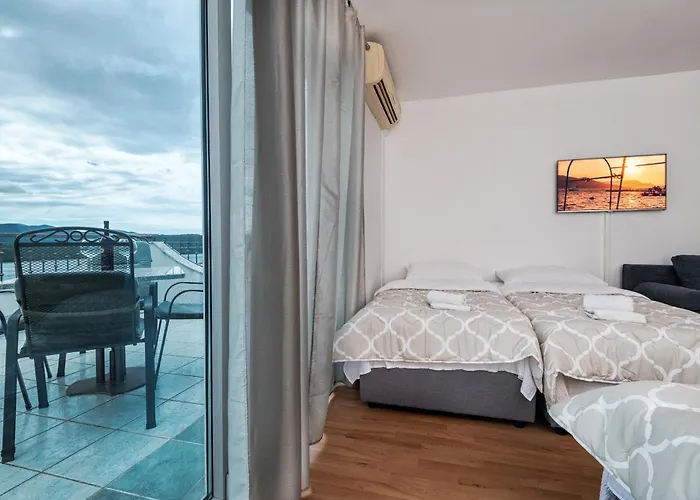 Hotel Apartments More 3*